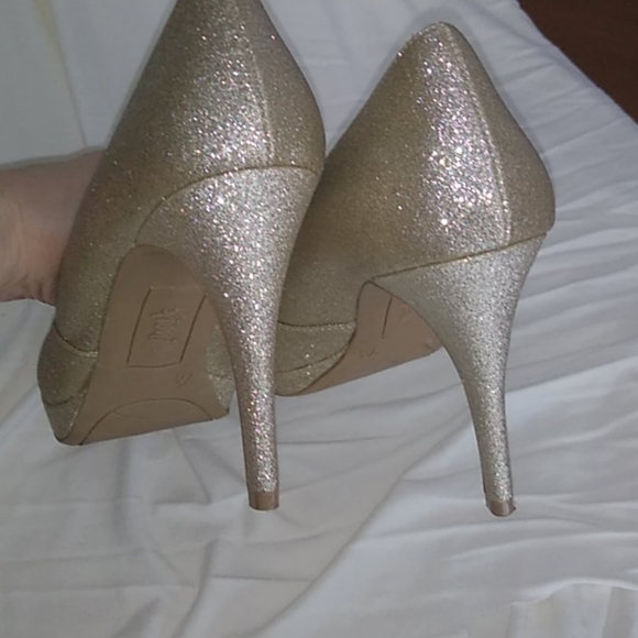Heels champagne color - Picture 5 of 9
